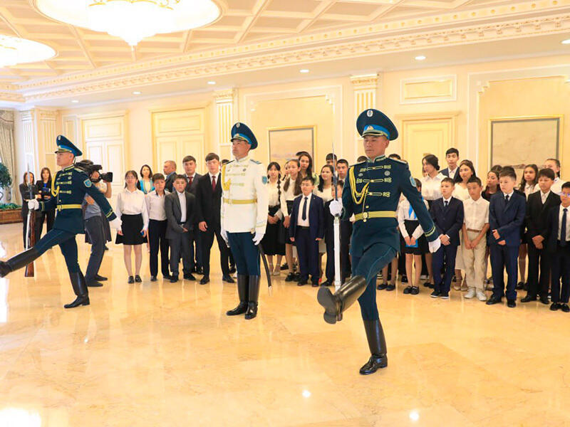 Kazakhstani schoolers take tour of Akorda Presidential Palace. Images | Akorda