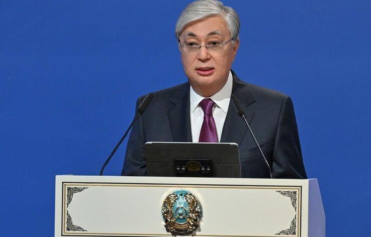 Токаев поздравил казахстанцев с Днем государственных символов