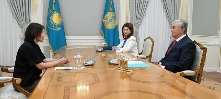 Kazakh President receives actress Samal Yeslyamova