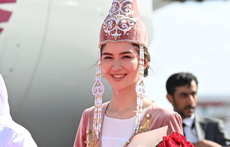 Қатар Әмірі шейх Тәмим бен Хамад Әл Тәни Ақордаға келді