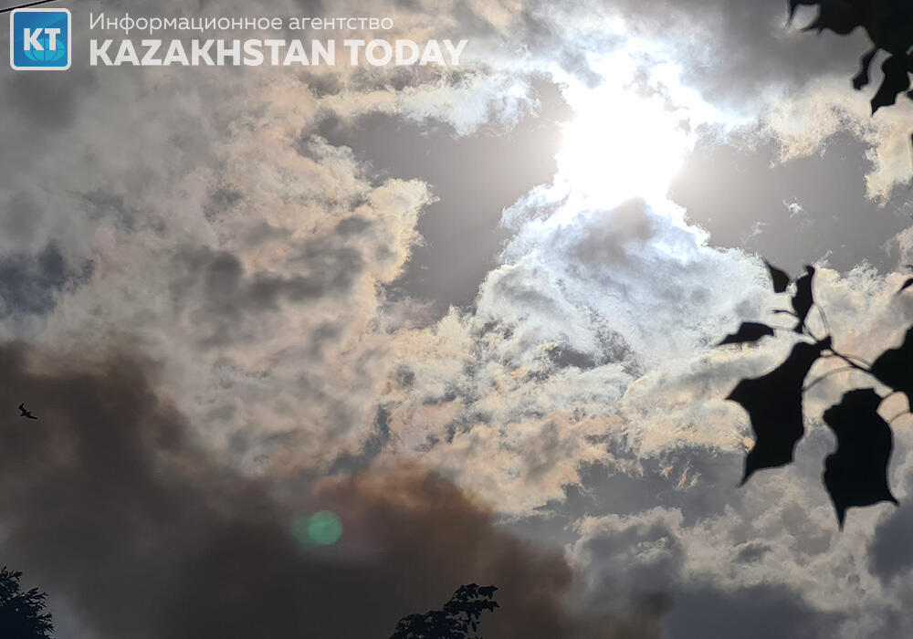 Дым от горящего сухостоя накрыл столицу