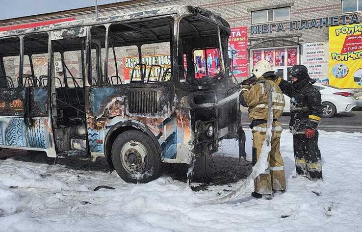 В Семее сгорел автобус