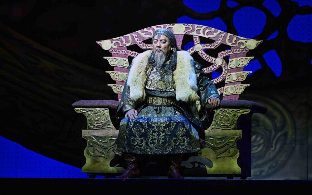 Президент Қасым-Жомарт Тоқаев «Жошы хан» спектаклінің премьерасын тамашалады