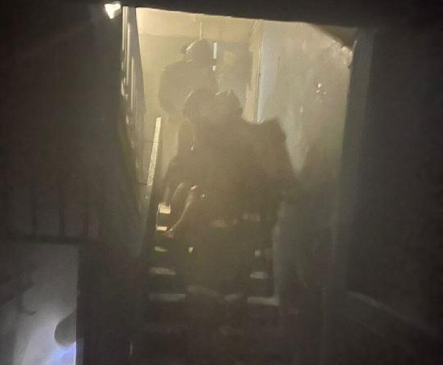 В Усть-Каменогорске 80 человек эвакуировали из-за сильного задымления в многоэтажке