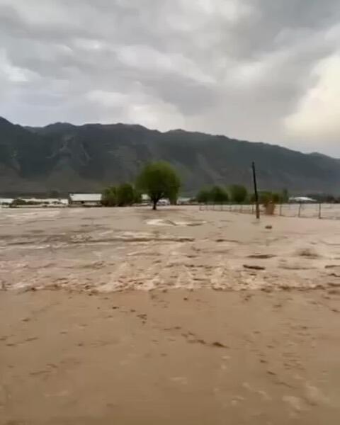 Сель размыл дорожное полотно в Алматинской области