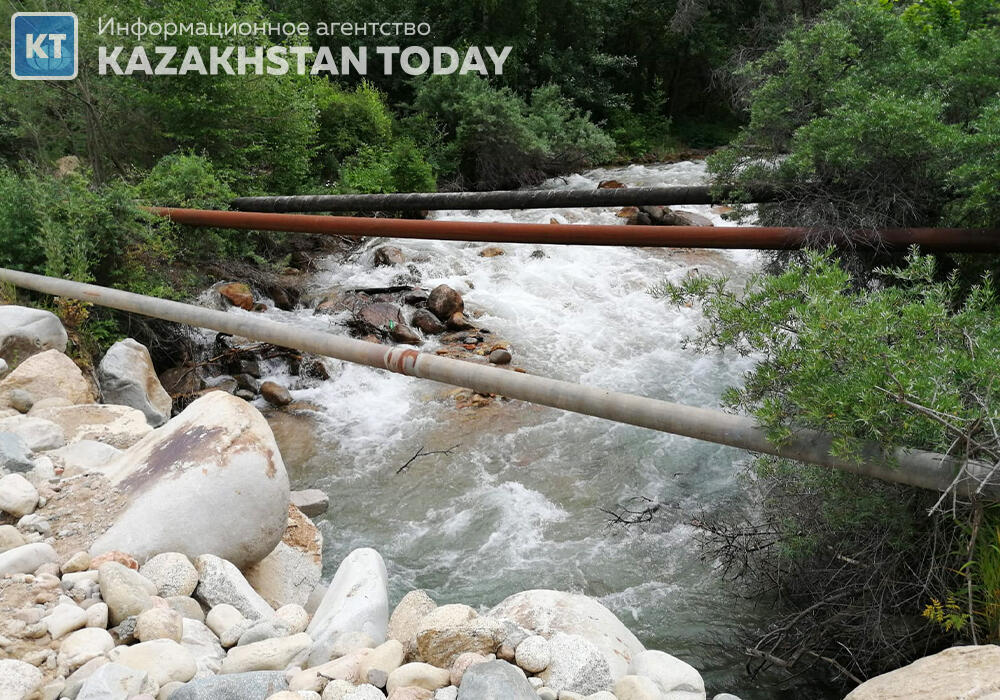 В Талдыкоргане производственные нечистоты сливались в реку Каратал