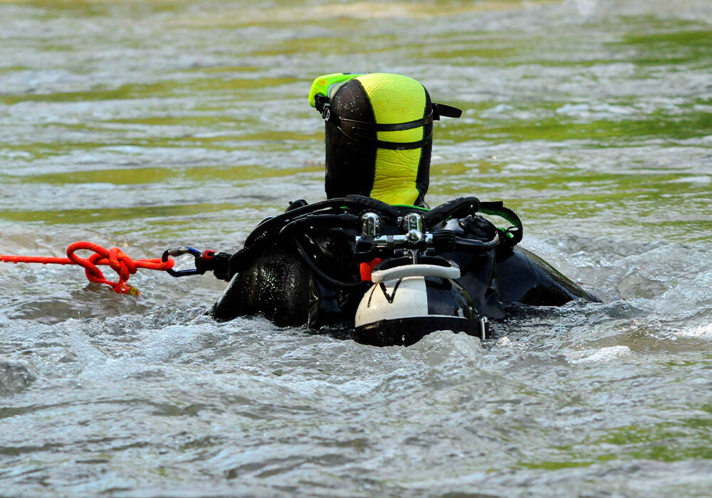 Троих человек спасли в Каспийском море