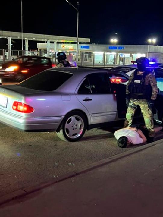 Пятерых вооруженных участников ОПГ задержали в Алматы в ходе спецоперации