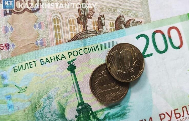 Казахстанским банкам разрешили вывозить из страны наличные российские рубли