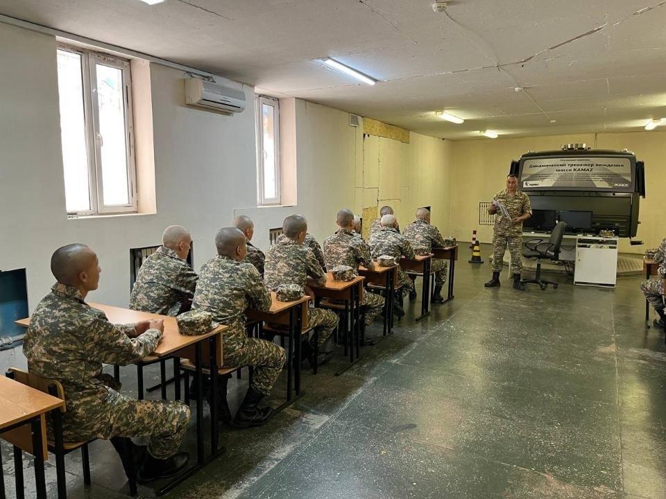В филиалах военно-технических школ Минобороны идет набор на безвозмездное обучение. Фото: Минобороны РК