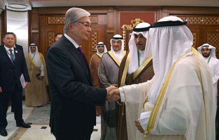 Президент Казахстана провел встречу с наследным принцем Кувейта