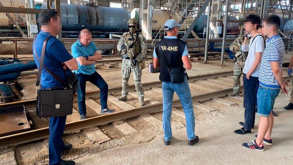 КНБ с привлечением спецназа пресек контрабанду нефтепродуктов