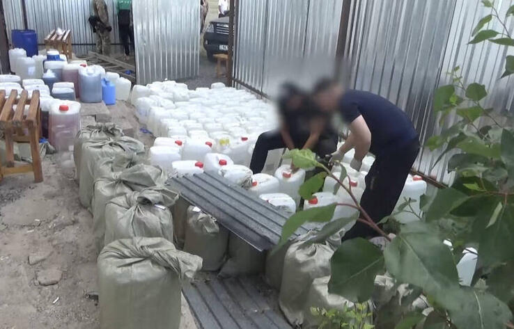 Свыше 2 тонн прекурсоров: в Астане ликвидировали нарколабораторию 