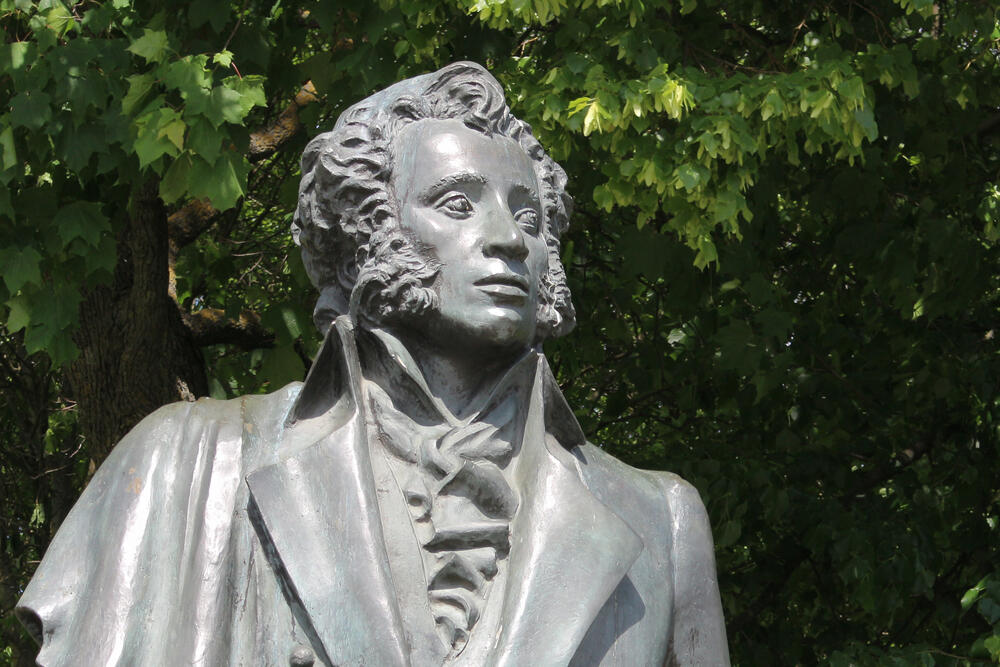 Четырехлетняя Алия, рассказывающая наизусть стихи Пушкина, восхитила казахстанцев