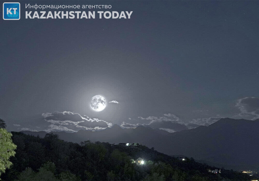 Алматыдағы супер Ай - 2023