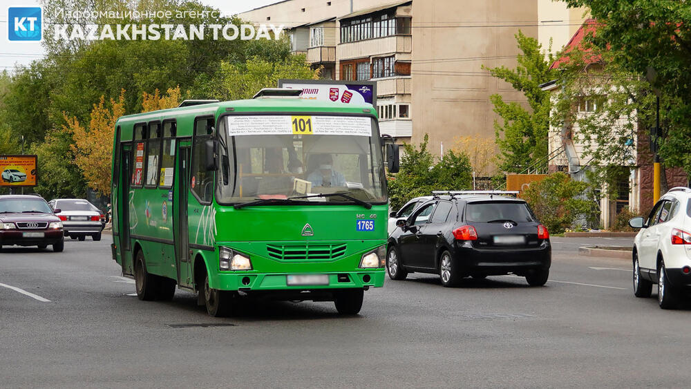 В Алматы после жалоб пассажиров досрочно прекратил работу крупный автопарк