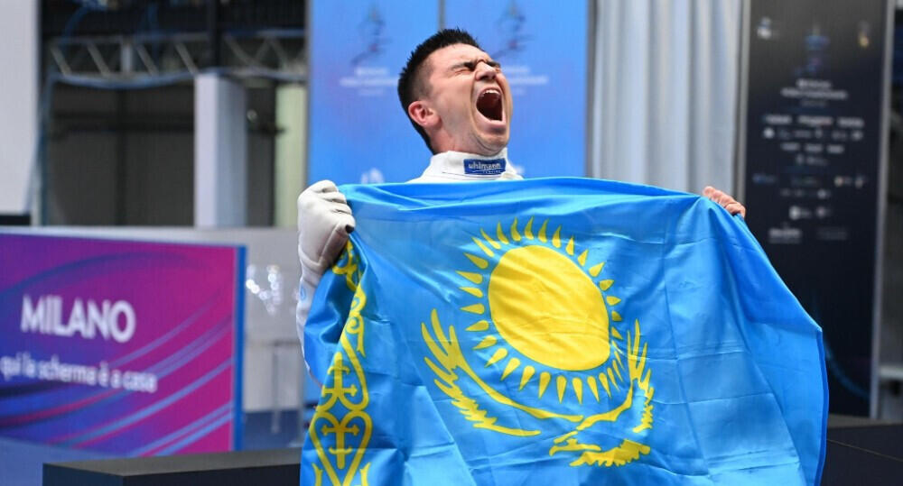 Впервые казахстанец завоевал медаль на ЧМ по фехтованию