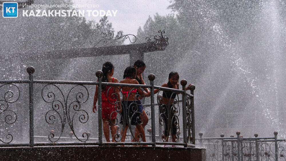 Синоптики прогнозируют 42-градусную жару и сильные дожди в Казахстане