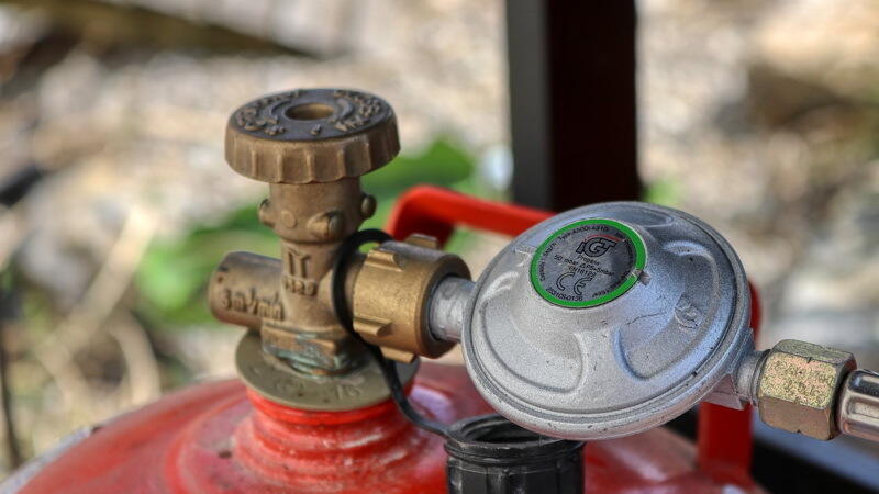 В Астане двое детей пострадали во время взрыва газового баллона