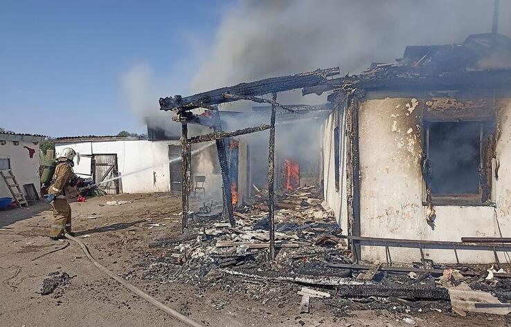 Пожар в доме многодетной семьи в Павлодарской области: погиб ребенок
