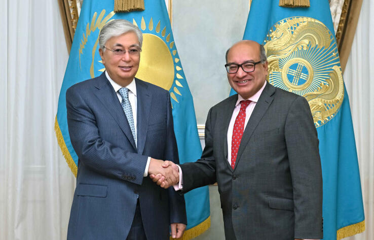 Президент Казахстана принял сэра Суму Чакрабарти