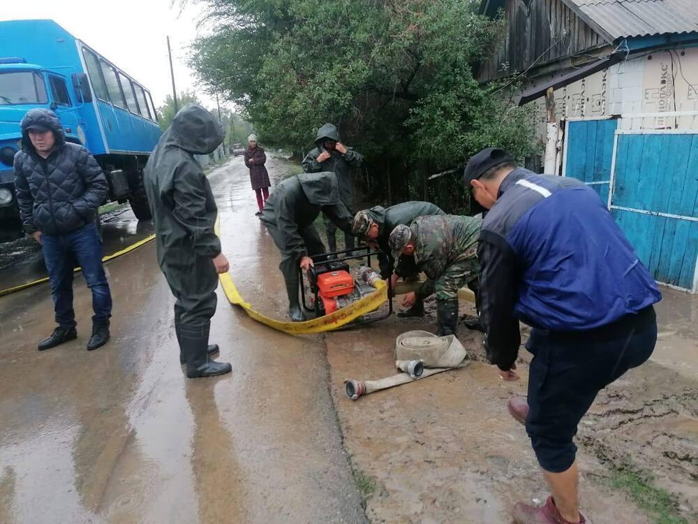 Жетісу облысында ауылды су басты: эвакуациялау пунктінде 16 адам қалды 