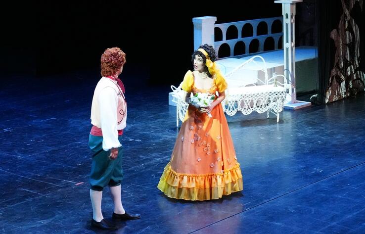 Karaganda Musical Comedy Theatre performs in Astana