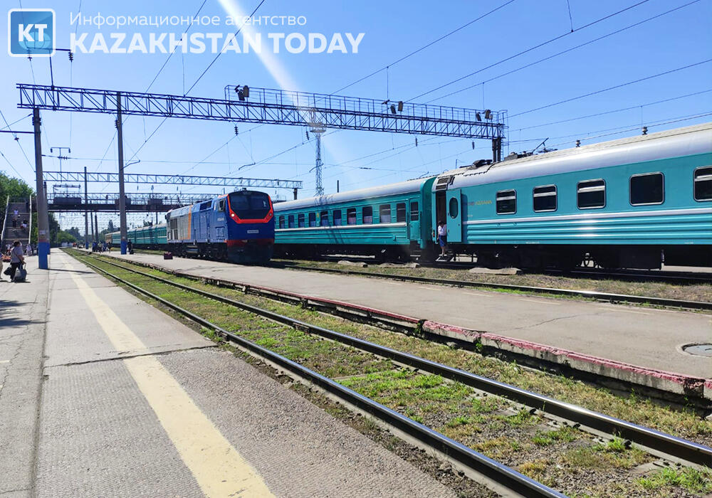 "КТЖ-Грузовые перевозки" скрыло сход локомотива в Казахстане