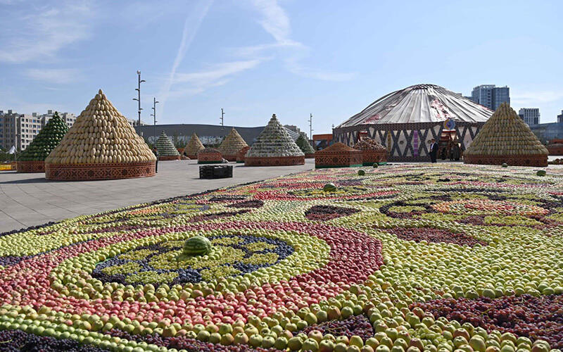Fair of Agricultural and Industrial Goods of Tajikistan. Images | Akorda