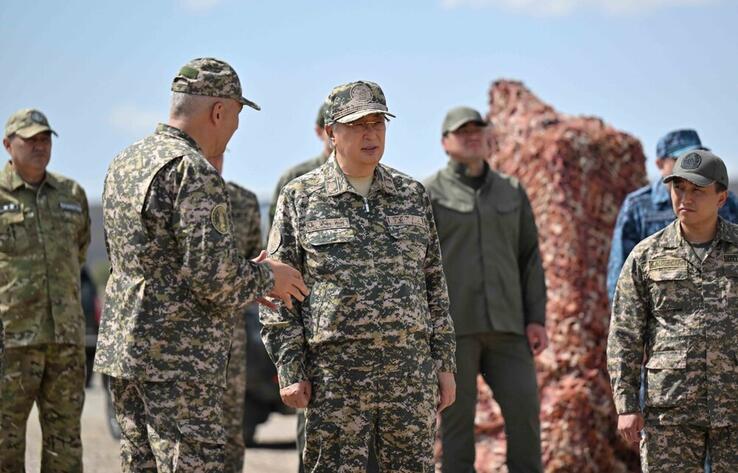 Токаев отметил важность наращивания потенциала оборонно-промышленного комплекса Казахстана 
