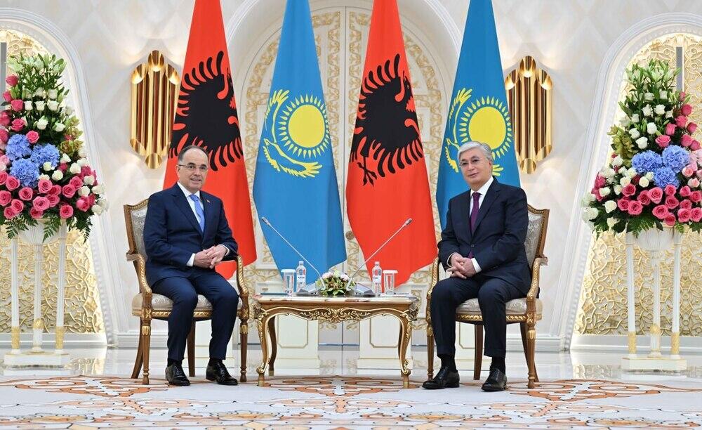 Президент Албании впервые прибыл в Казахстан с визитом 