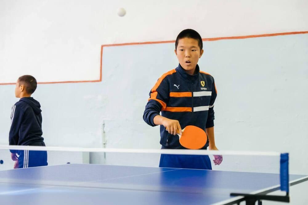 "Самұрық-Қазына" еліміздегі мамандандырылған мекемелерге спорттық құрал-жабдықтарды табыстауда