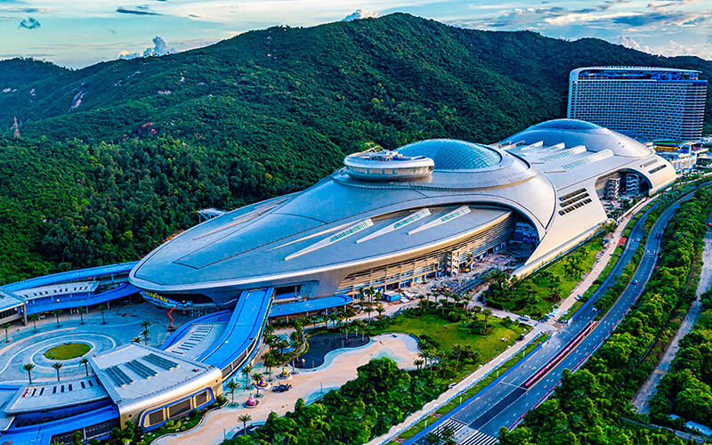 В Китае открылся музей в виде гигантского космического корабля. Фото: Chimelong Spaceship