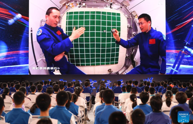 Chinese astronauts deliver lecture from space station