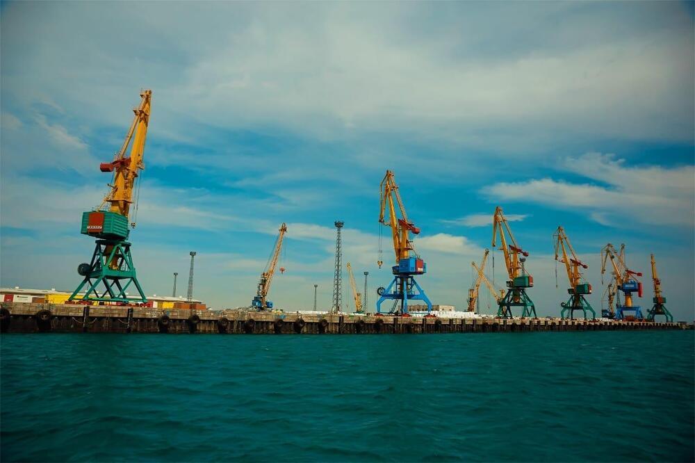 Актауский морской торговый порт получил статус порта международного значения