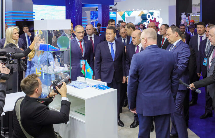 Астанада металлургия, машина жасау, химия және жеңіл өнеркәсіп, құрылыс индустриясы мен фармацевтика салаларындағы өнімдердің көрмесі өтуде 