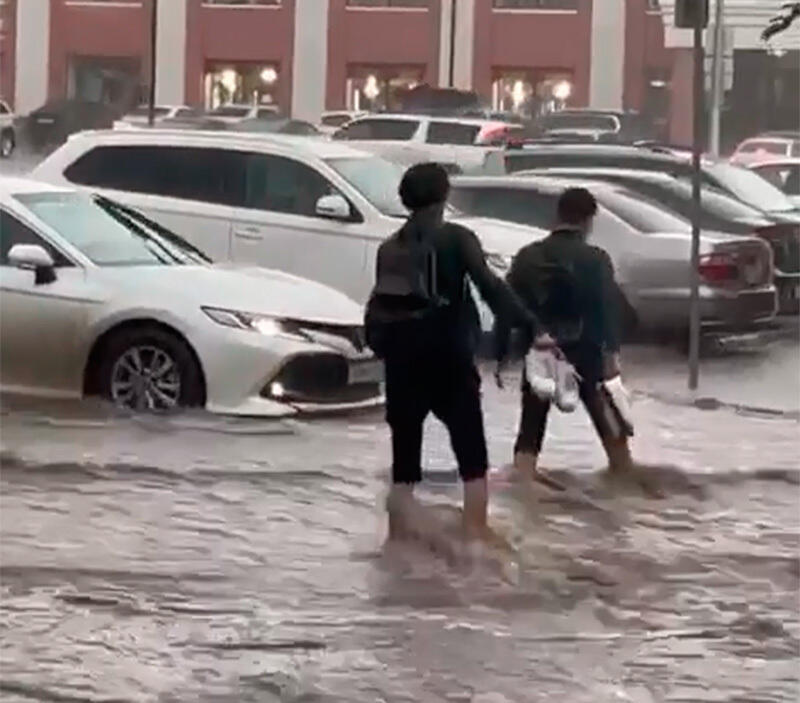 Улицы Караганды затопило после дождя