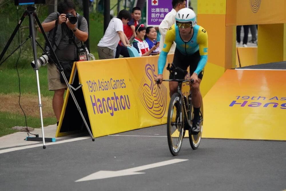 Пятое золото Азиатских игр завоевал для Казахстана велогонщик Алексей Луценко