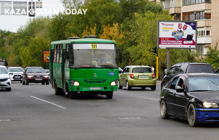 Работающих через "Яндекс.Такси", inDriver водителей в РК заставят официально регистрироваться