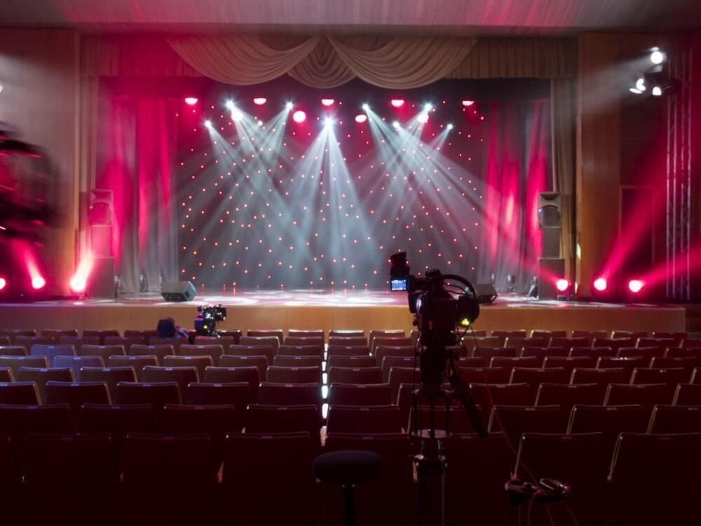 Это не связано с политикой - Балаева об отмене концертов российских артистов