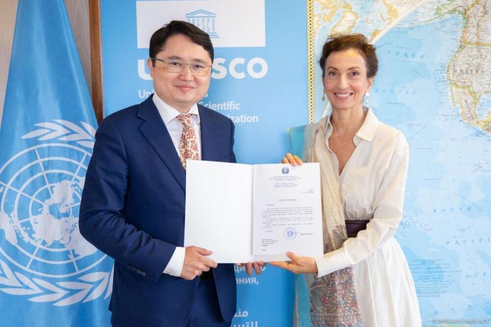 Permanent Delegate of Kazakhstan Presents Credentials to Director-General of UNESCO