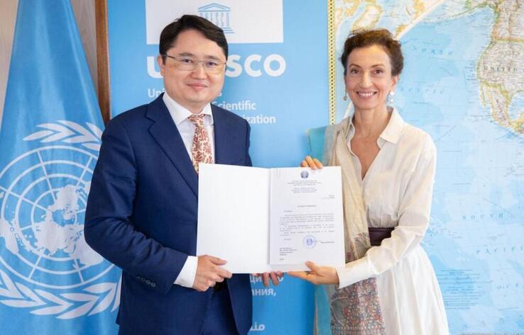 Permanent Delegate of Kazakhstan Presents Credentials to Director-General of UNESCO