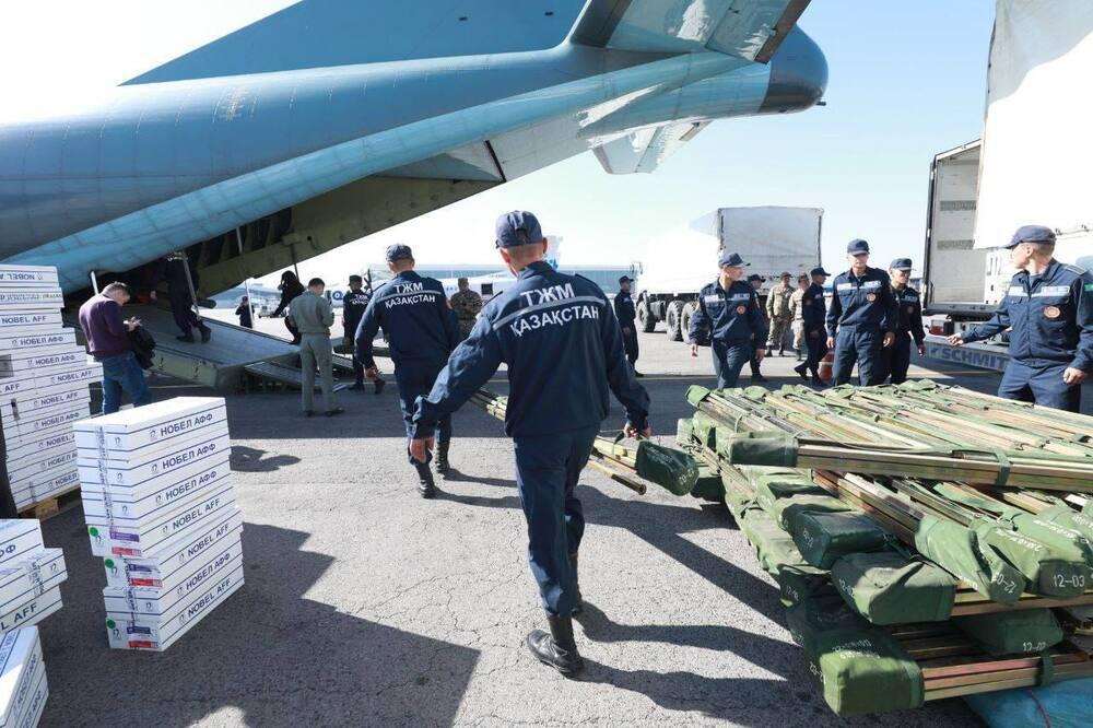 Казахстан направил более 1,6 тысячи тонн гуманитарной помощи в Афганистан
