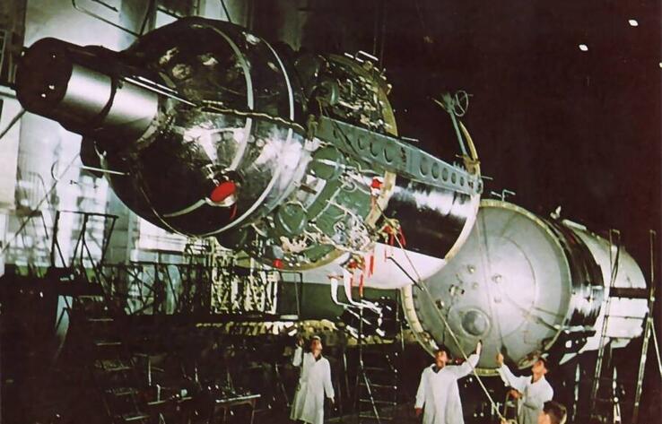 59 лет полету "Восхода-1": первый многоместный космический корабль