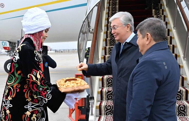 President Tokayev arrives in Bishkek for working visit