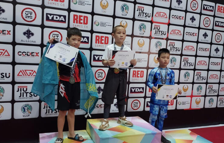 Семилетний спортсмен из Казахстана выиграл серебро на чемпионате Азии
