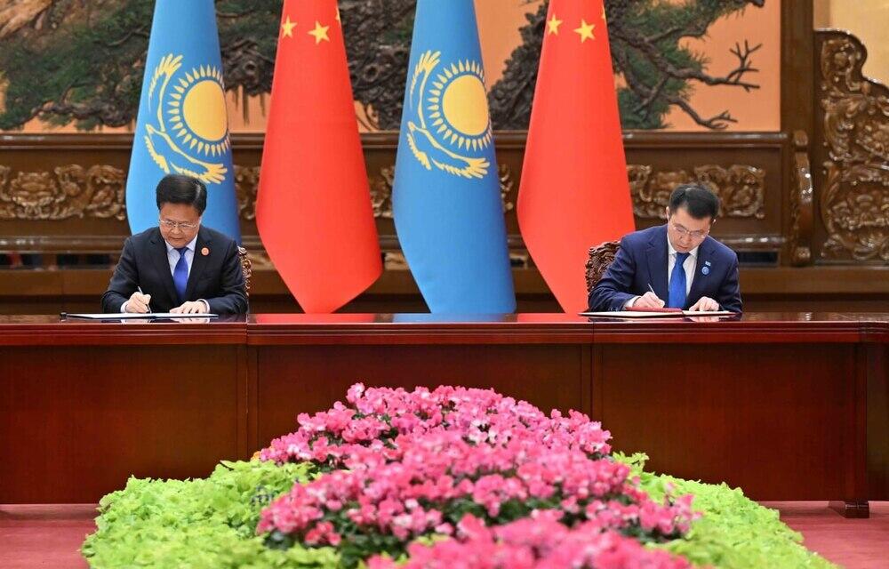 Kazakhstan and China sign bilateral documents