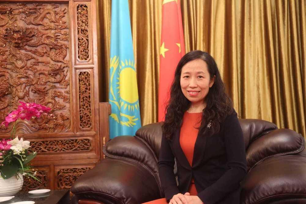 Генконсул КНР в Алматы дала интервью казахстанским СМИ
