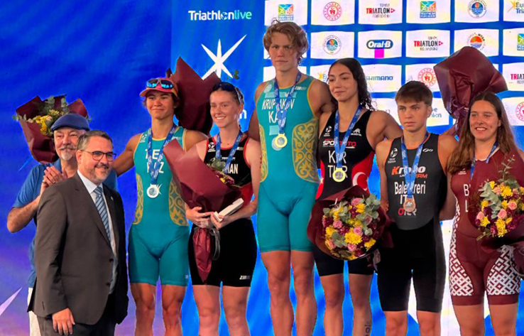 Казахстанские атлеты завоевали золото и серебро на Кубке Европы по триатлону  