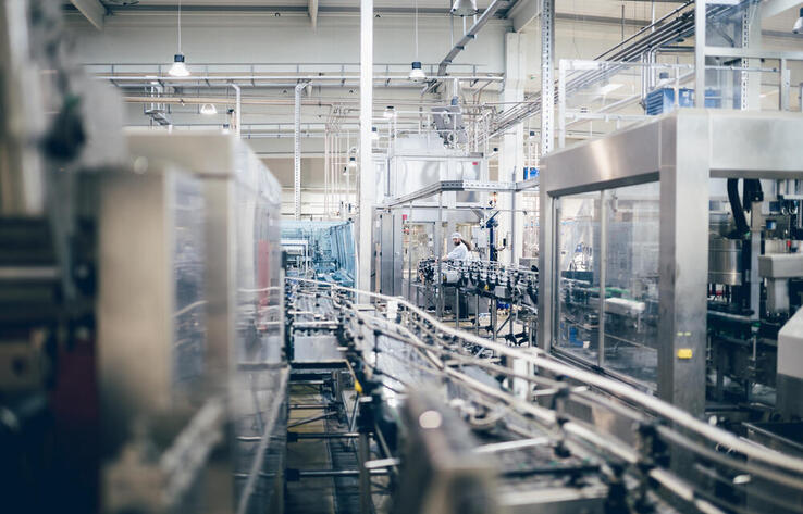 Смайлов Өнеркәсіп министрлігі мен әкімдіктерді инвестициялық жобаларды іске асыруды кешіктіргені үшін сынға алды